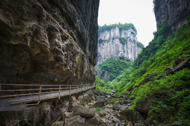 天坑三桥
