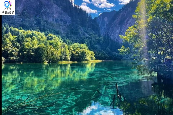 主推四川--九寨日记火车7日/高铁5日/飞机5日游（纯玩）  九寨沟、黄龙、熊猫乐园