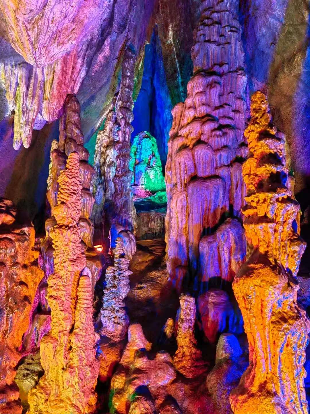 沂水萤火虫水洞+地下大峡谷+天上王城2日游